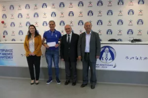 1.6 εκατομμύρια + 800 χιλιάδες στα προσφυγικά σωματεία