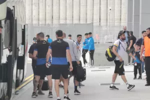 Φωτορεπορτάζ από την άφιξη του ΑΠΟΕΛ