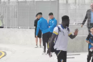 Φωτορεπορτάζ από την άφιξη του ΑΠΟΕΛ