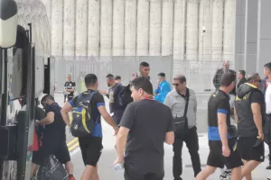 Φωτορεπορτάζ από την άφιξη του ΑΠΟΕΛ