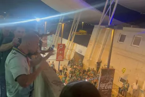 ΑΠΟΘΕΩΣΗ για Σωφρόνη και παίκτες! (βίντεο/φώτος)