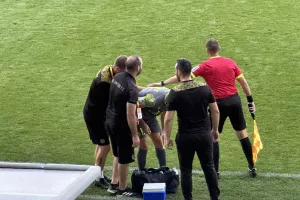 Πρόβλημα νωρίς και αλλαγή ο Μιραλάς (φώτος)