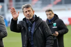 Εξέλιξη με Γιάννη Πετράκη