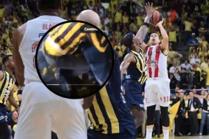 Οπαδός της Φενέρ… κοπανούσε το κεφάλι του στο κάθισμα μετά το τρίποντο του Σλούκα! (Βίντεο)