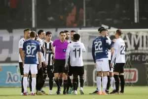 «Συγχαρητήρια! Πενηνταρίσια διαιτησία!»
