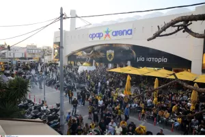 ΑΕΚ: Χαμός από κόσμο έξω από την OPAP Arena 