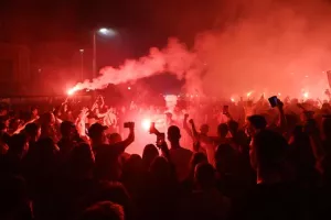 Χαμός στα διόδια για τους νταμπλούχους!