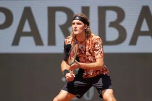 Για την 5η πρόκριση στον 3ο γύρο του Roland Garros ο Τσιτσιπάς