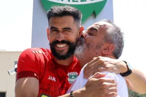 Το... φιλί στον Βανά και το πείραγμα!