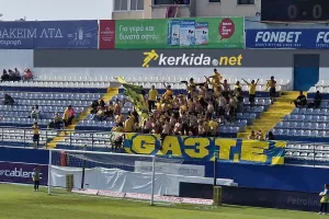 ΒΙΝΤΕΟ Kerkida- ΘΥΡΑ 3 στο "ΠΑΠ"/Ημίγυμνοι και...πάρτι