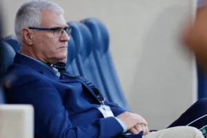 Ολυμπιακός: Άρχισε τις επαφές με προπονητές ο Κορδόν 
