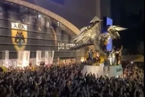 (ΒΙΝΤΕΟ) Ολονύκτιο πάρτι τίτλου στη Νέα Φιλαδέλφεια