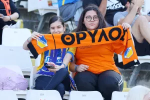 Ο κόσμος στο ΑΠΟΕΛ-ΑΕΚ (φωτορεπορτάζ)