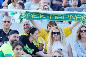 Ο κόσμος στο ΑΠΟΕΛ-ΑΕΚ (φωτορεπορτάζ)