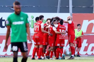 Nέα Σαλαμίνα - Ολυμπιακός: Πέντε γκολ και "ερυθρόλευκο" τρίποντο! (φώτος)