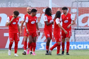 Nέα Σαλαμίνα - Ολυμπιακός: Πέντε γκολ και "ερυθρόλευκο" τρίποντο! (φώτος)