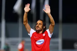 Nέα Σαλαμίνα - Ολυμπιακός: Πέντε γκολ και "ερυθρόλευκο" τρίποντο! (φώτος)
