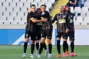 ΑΠΟΕΛ - Άρης: Φινάλε με 7 γκολ και γαλαζοκίτρινο τρίποντο (φώτος)