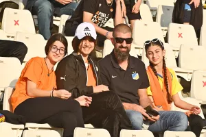 Ο κόσμος στο ΑΠΟΕΛ-ΑΕΚ (φωτορεπορτάζ)