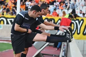 ΑΠΟΕΛ - ΑΕΚ: Της "σκότωσε" τις ελπίδες και έμεινε ζωντανό! (φώτος)