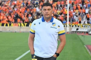 ΑΠΟΕΛ - ΑΕΚ: Της "σκότωσε" τις ελπίδες και έμεινε ζωντανό! (φώτος)