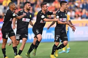 ΑΠΟΕΛ - ΑΕΚ: Της "σκότωσε" τις ελπίδες και έμεινε ζωντανό! (φώτος)