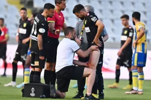 ΑΠΟΕΛ - ΑΕΚ: Της "σκότωσε" τις ελπίδες και έμεινε ζωντανό! (φώτος)