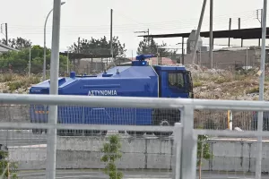 Ένταση για λίγο και παρέμβαση του "Αίαντα" (βίντεο/φώτος)