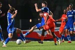 Καρμιώτισσα-Ανόρθωση: Διπλό... με Μάριο και Αντονίν (φώτος)