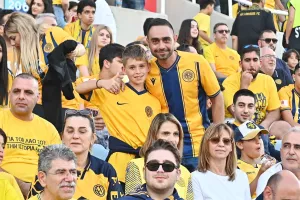 (Φωτορεπορτάζ) Φουλ... στο κίτρινο η Δυτική και το Νότιο πέταλο