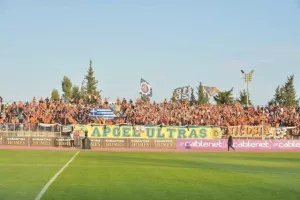 (ΦΩΤΟΡΕΠΟΡΤΑΖ) Ο κόσμος στο Πάφος-ΑΠΟΕΛ