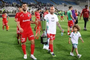 Έκαναν τον γύρο του θριάμβου με το κύπελλο (βίντεο) 