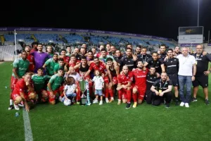 Έκαναν τον γύρο του θριάμβου με το κύπελλο (βίντεο) 