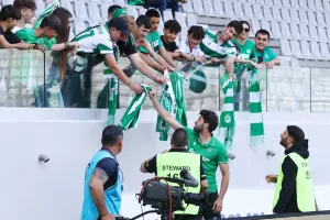 Αυτόγραφα από Καρίμ για τους νεαρούς Ομονοιάτες! (φώτος)