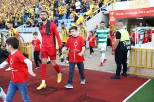 ΑΕΛ - Ομόνοια: Ο Καρίμ το... έβαψε πράσινο - Back2back Κυπελλούχος η Ομόνοια! (Φώτος)