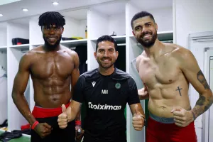 Άνοιξαν οι σαμπάνιες, "πράσινο" γλέντι στ' αποδυτήρια (φώτος)