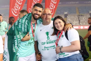 Πλακάτ για φανέλα στον "αιώνιο" στρατιώτη! (φώτο)