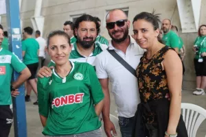 (Φώτος) Τα 16 κύπελλα από την Δυτική - Αυτόγραφα από τους παίκτες 