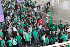 (Φώτος) Τα 16 κύπελλα από την Δυτική - Αυτόγραφα από τους παίκτες 