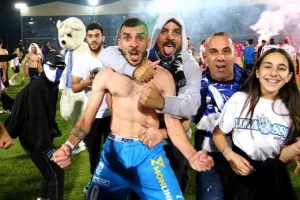 Σαν Σήμερα/ Ο Απόλλωνας πρωταθλητής για 4η φορά στην ιστορία του (Φώτος)