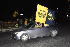 Σε ξηρά και θάλασσα (ΑΕΛ)