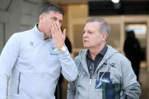 (Σχόλιο για στήριξη σε Μιλόγεβιτς) "Μακάρι να το κάνουν όλοι!"