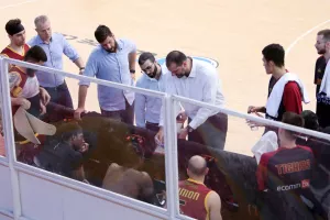 Κεραυνός - ΑΕΚ: Κράτησε την έδρα του και... έμεινε ζωντανός!