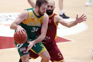 Κεραυνός - ΑΕΚ: Κράτησε την έδρα του και... έμεινε ζωντανός!