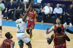 AEK - Kεραυνός: Βreak με super Κρουμπάλι και... Game-5! (φώτος)