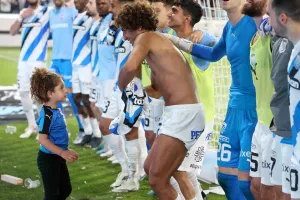 Απόλλων: "Ενώθηκαν" μπροστά στο πέταλο (βίντεο Kerkida/φώτος)