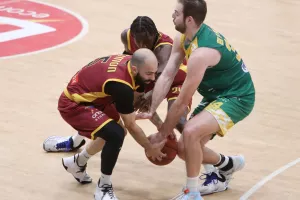 Κεραυνός - ΑΕΚ: Break... και "κιτρινοπράσινο" double! (φώτος)