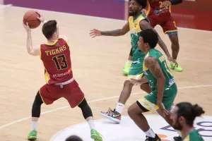 Κεραυνός - ΑΕΚ: Break... και "κιτρινοπράσινο" double! (φώτος)