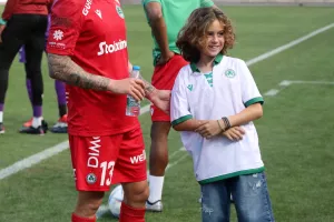 Τίμησε τον Παπουλή στο ημίχρονο η Ομόνοια, δάκρυσε μπροστά στον κόσμο! (φώτος/βίντεο)