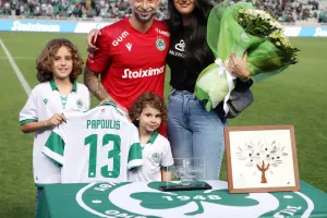 Τίμησε τον Παπουλή στο ημίχρονο η Ομόνοια, δάκρυσε μπροστά στον κόσμο! (φώτος/βίντεο)